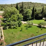 Apartments E&F, Veruda Porat, Free Parking